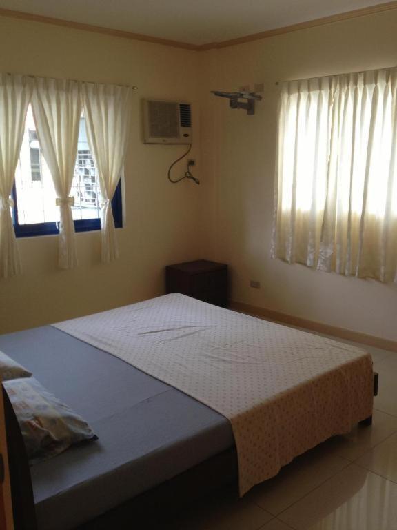Dumaguete Springs Apartment Dumaguete City Eksteriør bilde
