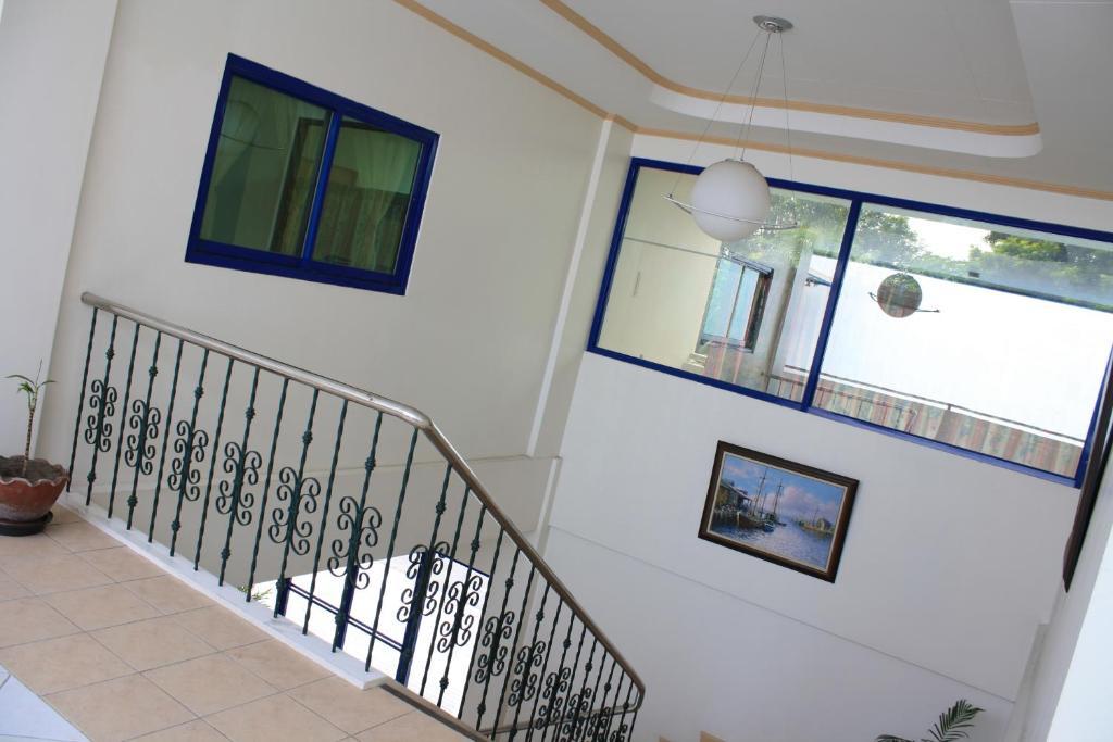 Dumaguete Springs Apartment Dumaguete City Eksteriør bilde
