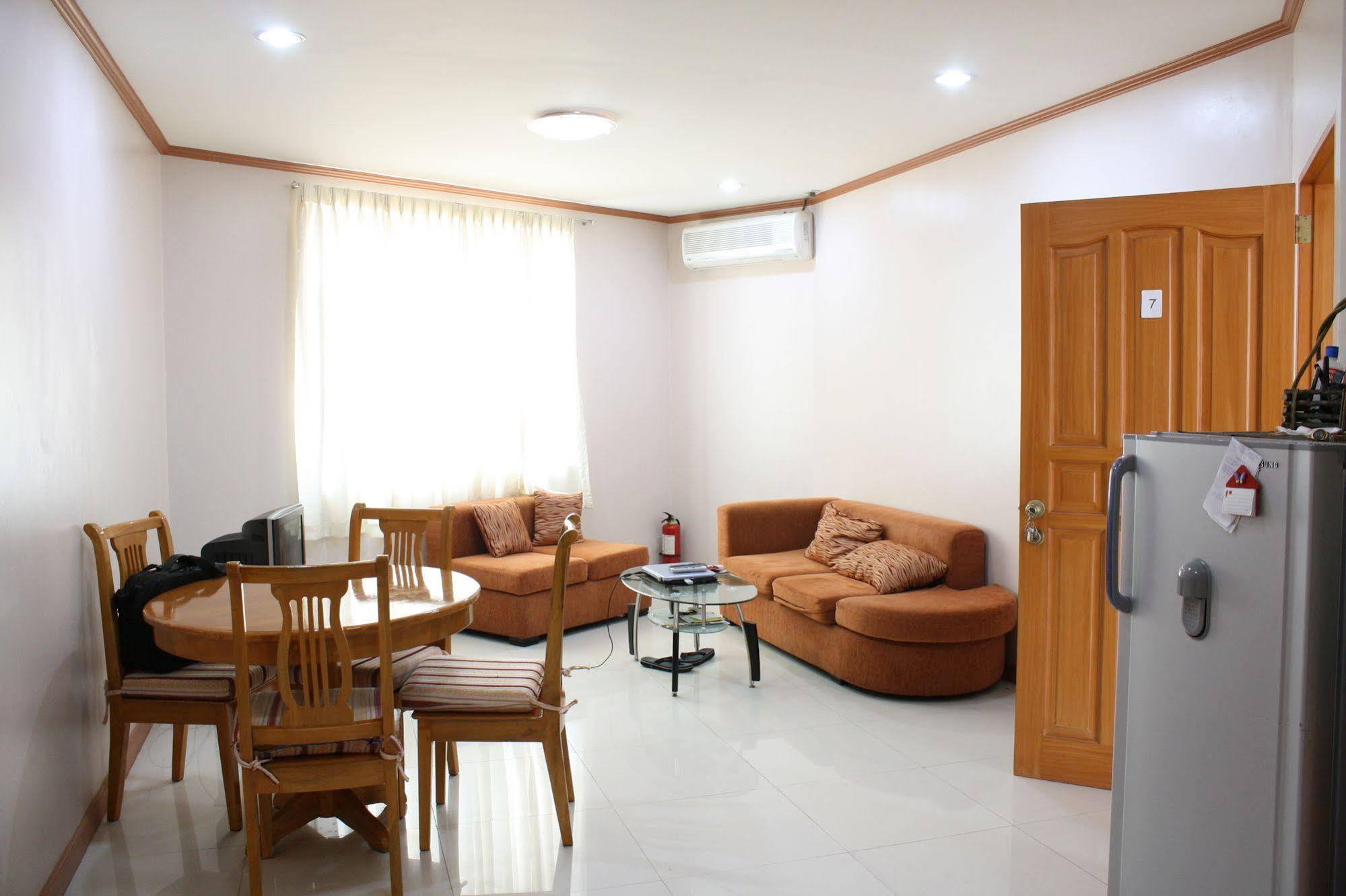 Dumaguete Springs Apartment Dumaguete City Eksteriør bilde